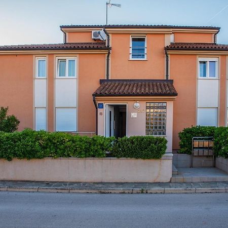 Apartman Maksim Баньоле Екстер'єр фото
